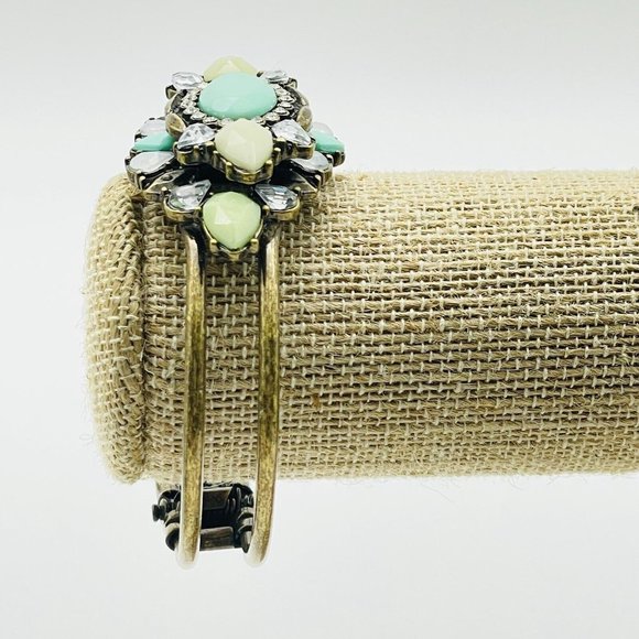 Floral Beaded Clamper Bracelet Brass Tone Green Beads Boho Festival Party Hippie - Picture 6 of 7